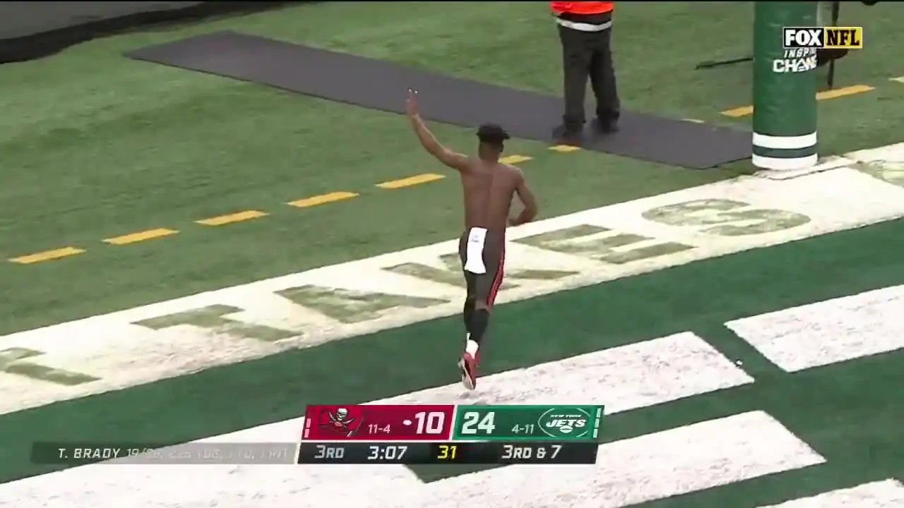 Antonio Brown - Runs off field mid-game