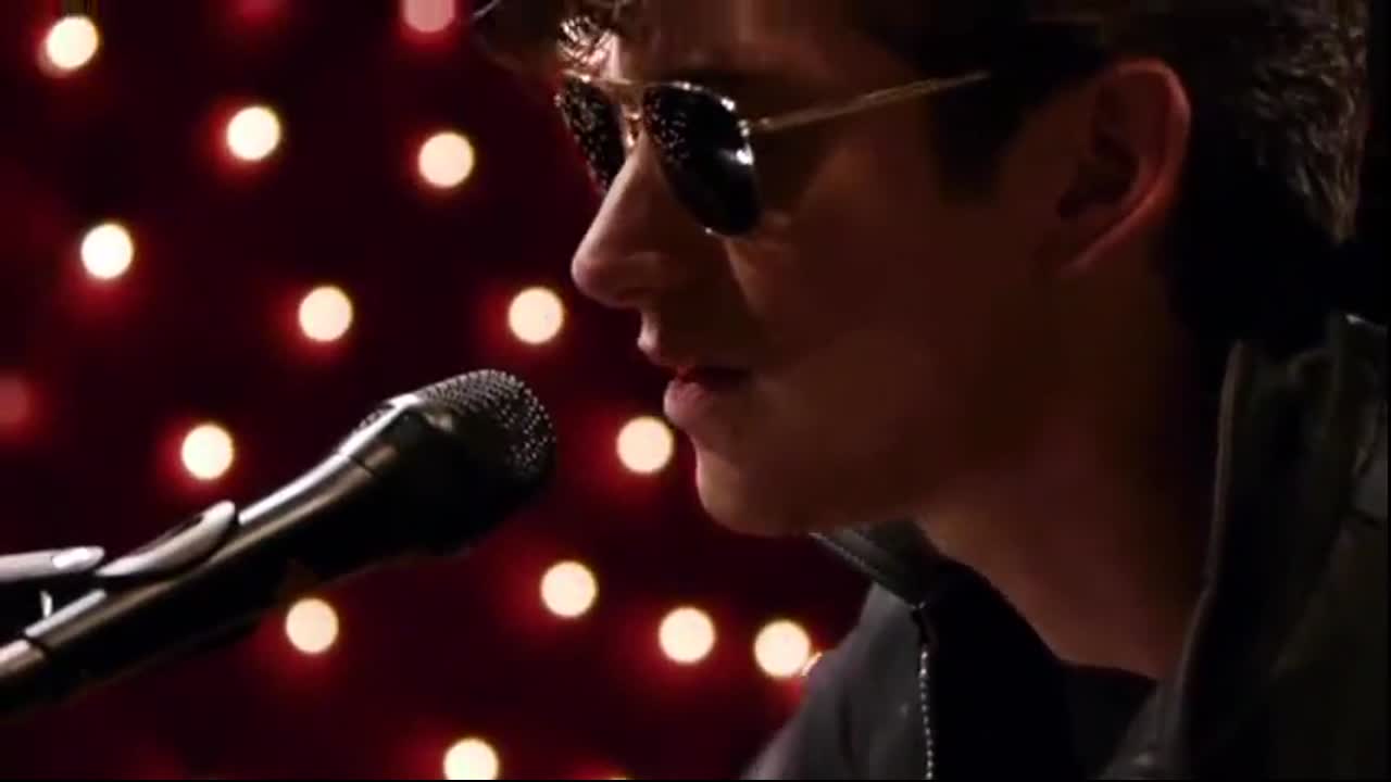 Arctic Monkeys - Love is a laserquest