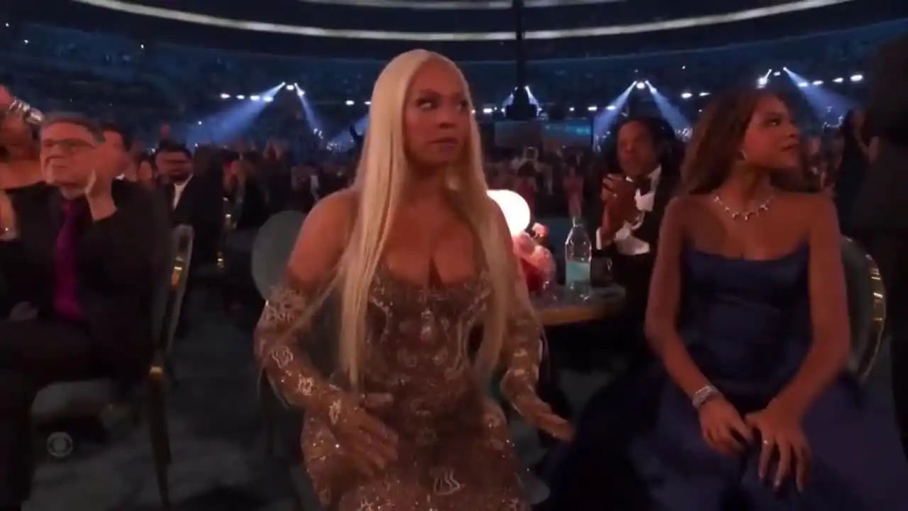 Beyonce - What? (Looking around)