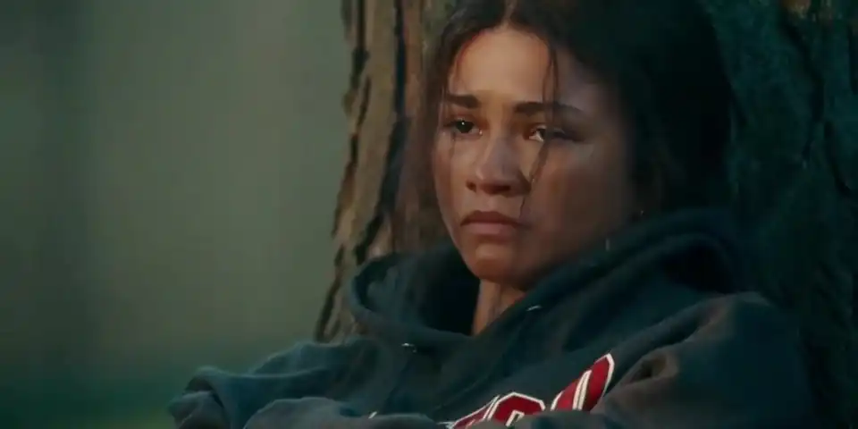 Challengers - Zendaya leaning against a tree