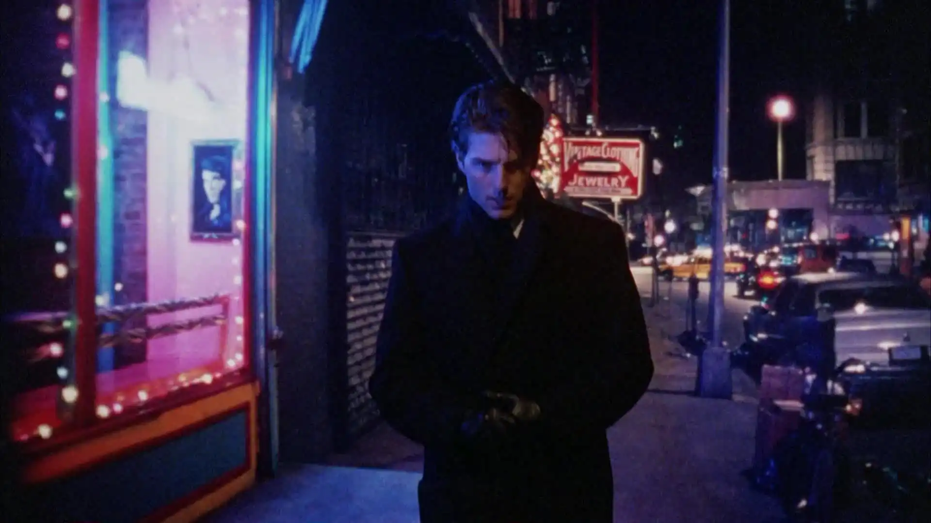 Eyes Wide Shut - Mad sidewalk pacing