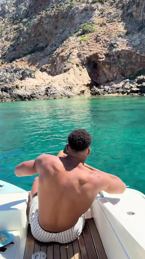Giannis Antetokounmpo - Yacht vibes